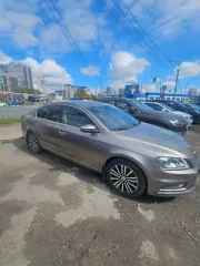Volkswagen Passat, 2014 года, 152 лс, 160000 км. Легковой автомобиль, марка: Volkswagen, модель: Passat, год изготовления: 2014, цвет: бежево-серый, изготовитель (страна): Германия, VIN: WVWZZZ3CZFE004685, ПТС: 78ХА360959. Объект в залоге. Залогодержатель АО "ТБАНК".