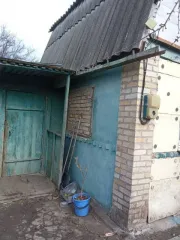 1/4 доли дома и участка в Азове, площадь 31.6 кв.м., Ростовская область, кад. номер 61:45:0000350:9539, местоположение: Ростовская область, г. Азов, пер. 14-ый Линейный, д. 209, вид разрешенного использования объекта недвижимости: жилое, и ¼ доля земельного участка, кад. номер 61:45:0000350:3907…