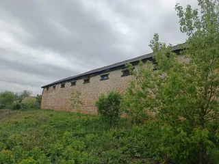 Движимое имущество, годные остатки, транспортные средства в общем количестве 77 наименований. Здание телятника № 3 (1988 г.п., движимое имущество, годные остатки); Здание телятника (1976 г.п., движимое имущество, годные остатки); Здание склада (1989 г.п., движимое имущество, годные остатки); Здание…