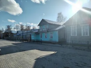 Жилой дом управляющего Вельским удельным округом, 645.3 м², Архангельская область. Вельская межрайонная станция переливания крови, расположенная по адресу: Российская Федерация, Архангельская область, муниципальный округ Вельский, город Вельск, улица Карпеченко, дом 2, кадастровый номер…