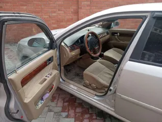 Автомобиль Daewoo Lacetti, 2003 г.в., государственный регистрационный знак Н501ХС55, VIN: KLANA19VD3K892177 цвет серебристый.