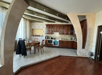 Жилое помещение площадью 122 кв.м, кадастровый номер 54:35:101695:1119, расположенное по адресу: г. Новосибирск, ул. Державина, д. 77/2, кв. 107, 108. Имущество находится в залоге у ПАО Банк "FK Otkrytie" ИНН: 7706092528 (правопреемник - АО «БМ-Банк» ИНН: 7702000406) и АО "Korporatsiya "MSP" ИНН…