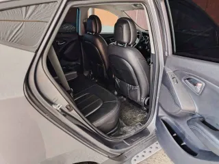 Hyundai ix35 2014 года, VIN TMAJU81EDEJ565022, госномер Н398МР15. Автомобиль не на ходу, находится в разобранном состоянии, неисправны АКПП и ДВС. Транспортное средство в залоге.