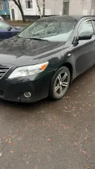 Toyota Camry 2008 Лот№1 - транспортное средство – Марка и (или) модель: Toyota Camry, год выпуска: 2008, № кузова: JTNBE40K803171396. Тех. состояние: имеется скол задней правой фары и царапины по правой стороне. Находится в залоге у ИП Гракович Андрей Антонович.