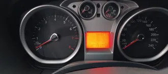 Ford Focus, 2008 Транспортное средство Форд Фокус, 2008 г.в., VIN X9FHXXEEDH8S06049. Автомобиль не на ходу, не заводится. Требует замены грм, рулевой рейки, ремонт двигателя, ремонт кпп, замена порогов. Место нахождения авто, ключей и документов: г. Ярославль, ул. Нефтяников д.7. Пробег: 384 258…