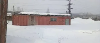 Вспомогательное оборудование: Котел водогрейный, трансформатор, весы вагонные VTV-D, контейнер 40 футов, генераторная установка. Оборудование расположено по адресам: Забайкальский край, Чернышевский район, пгт. Жирекен, Промплощадка; контейнер 40 футов, установка генераторная бензиновая UGB-6000Е…