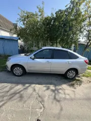 LADA Granta 2024 Lada Granta, 2024 года, 89,7 лс, 90000 км Lada Granta, 2024 года, 89,7 лс, 90000 км Транспортное средство: Автомобиль LADA Granta, 2024 года выпуска, VIN: XTA219140R0578158. ВНИМАНИЕ!!! Автомобиль на ходу. Имеются следующие повреждения кузова: вмятина на левом переднем крыле…