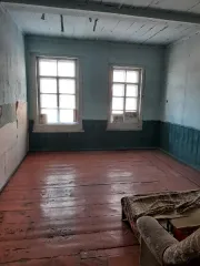 Нежилое одноэтажное деревянное здание 296 м² с земельным участком 3284 м², Иркутская область. Здание с кадастровым номером 38:16:000010:1846, земельный участок площадью 3284 кв.м. с кадастровым номером 38:16:000010:1889, расположенное по адресу: Российская Федерация, Иркутская область, Усольский…