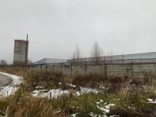 Здание 7858,3 кв.м и земельный участок 13650 кв.м в Калининградской области, Гурьевский район, поселок Поддубное, улица Лесная, дом 1. Земельный участок кадастровый номер 39:03:090910:24, площадь 13650 кв.м, категория земель: земли населенных пунктов, вид разрешенного использования: для…