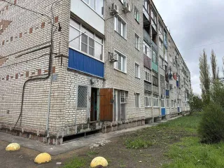 Помещение магазина 87.8 кв.м в Тихорецке. Нежилое встроенное помещение продовольственного магазина в Краснодарском крае, 87,8 кв.м. Адрес: Россия, Краснодарский край, г. Тихорецк, ул. Октябрьская, д. 91. Кадастровый номер: 23:50:0101006:864. Вид собственности: индивидуальная. Помещение имеет…