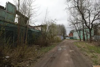 Здание нежилое 974.8 кв.м Санкт-Петербург Здание (объект культурного наследия регионального значения в неудовлетворительном состоянии), находящееся в государственной собственности Санкт-Петербурга, по адресу: Санкт-Петербург, город Красное Село, Фабричный поселок, д. 2, литера А, с предоставлением…
