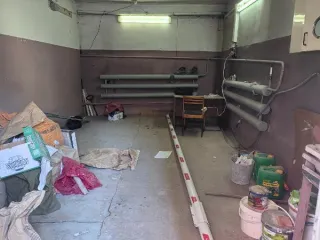 Нежилое помещение 19.9 кв.м. Красноярский край, г. Красноярск, просп. Мира, 102, стр. 1, пом. 1. Кадастровый номер: 24:50:0000000:169000. Назначение: нежилое. Расположено на 1 этаже. Кадастровый номер здания: 24:50:0300244:84. Ограничения и обременения не зарегистрированы.