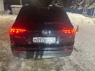 Volkswagen Tiguan 2017 Легковой автомобиль Volkswagen Tiguan 2017 г.в., VIN XW8ZZZ5NZJG208857; с имуществом, являющимся предметом торгов, можно ознакомиться по предварительной записи у организатора торгов в рабочие дни (тел.:+7-909-332-68-24) посредством направления запроса об ознакомлении с…