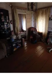 1/2 доля жилого здания площадью 51 кв.м, кадастровый номер 30:01:150206:85, и 1/2 доля земельного участка площадью 570 кв.м, категория земель: земли населенных пунктов, разрешенное использование: 2.1 малоэтажная жилая застройка индивидуального строительства, кадастровый номер 30:01:150206:244…