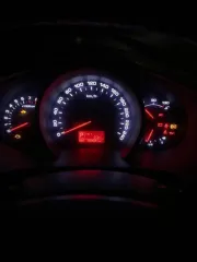 Kia Sportage 2013 года, 150 л.с., 160031 км, АКПП, проблемы с проводкой системы зажигания, многочисленные сколы и замятины капота, неравномерный окрас кузова, повреждение переднего бампера, сколы и царапины кузова, отслоение краски, неисправный аккумулятор.