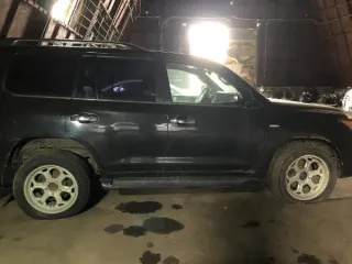 Lexus LX 570, 2008, высвобождаемое движимое военное имущество (автотранспортное средство), перечень и характеристика имущества указаны в Приложении №1 к информационному сообщению, пробег: 581840, вид транспорта: легковой универсал, объем двигателя: 5663, год выпуска: 2008, мощность двигателя: 367…