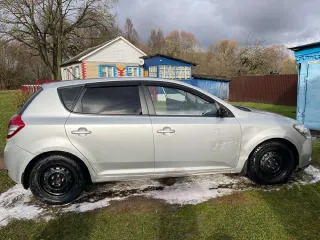 KIA ED (CEE'D) 2011, легковой автомобиль, марка: KIA, модель: ED (CEE'D), год изготовления: 2011, цвет: ПЕРЛАМУТРОВО-СЕРЕБРИСТЫЙ, VIN: XWEHC512BC0012657, ПТС: 40 РК 117933, г/н: Р810ВН40, вид собственности: индивидуальная. Особенности тех. состояния: очаги коррозии на порогах, вмятины и потертость…