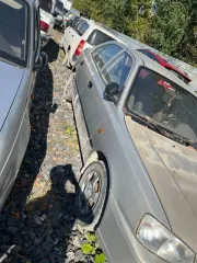 Hyundai Accent 2007 года, 102 лс, пробег 143000 км. Цвет светло-бежевый. VIN: X7MCF41GP7M121525, госномер: Е699ХЕ72. Тип двигателя: бензиновый, мощность 102 л.с. (75 кВт), объем 1495 куб. см. Разрешенная максимальная масса 1555 кг, масса без нагрузки 1176 кг.