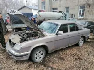 Автомобиль ГАЗ 31105 2008 года выпуска, цвет золотисто-бежевый. Мощность двигателя 97 кВт / 131,9 л.с., объем двигателя 2,429 л. Коробка передач механическая, привод задний. Пробег 247000 км. VIN Х9631105081421757, номер кузова 31105080188895, государственный регистрационный знак M696УC54…