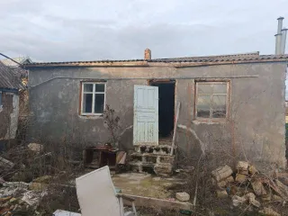 Дом 66,5 м² и земельный участок 2620 м², Ставропольский край, Благодарненский р-н, с Сотниковское, ул Пролетарская, д.91, кад. № 26:13:161201:866, земельный участок 2620 м², кад. № 26:13:161201:737. Должник не проблематичный, осмотр возможен.