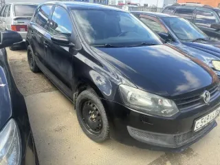 Volkswagen Polo, 2011 автомобиль марки "Volkswagen Polo", г/з С549ХА86, VIN WVWZZZ6RZBY193774, 2011 г/в, черного цвета. ТС обременено залогом, который остается на имуществе, согласно ГК РФ (покупатель оплачивает залог самостоятельно). ТС имеет ограничения ФССП на регистрационные действия (ключи и…