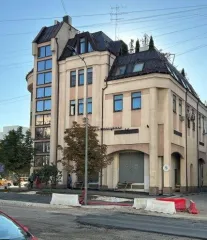 Доля нежилых помещений 509 кв.м и 721,3 кв.м, право аренды ЗУ 779 кв.м, Москва, 3437/10000 доли в праве собственности на нежилое помещение - 509 кв. м (этажи 1-4, мансарда, технический этаж, подвал), нежилое помещение - 721,3 кв. м, (этажи 1, 2, подвал), с учетом неотделимых улучшений (32 поз.)…