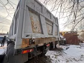 Грузовой самосвал МАЗ-551605-225, год выпуска – 2005.