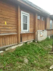 1/3 доля в праве на жилое здание площадью 34,6 кв.м, кадастровый номер 60:23:0010320:41. 1/3 доля в праве на земельный участок площадью 1235,6 кв.м, категория земель - земли населенных пунктов, разрешенное использование - для ведения личного подсобного хозяйства, кадастровый номер 60:23:0010321:2…