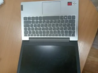 Мобильные телефоны и ноутбук в качестве годных остатков в количестве 26 штук, из них 25 мобильных телефонов и 1 ноутбук. Сотовый телефон марки Itel в корпусе светло-зеленого цвета IMEI 1:355316370505928, IMEI 2:355316370505936. Сотовый телефон Tecno Camon 19. Сотовый телефон марки Samsung IMEI…