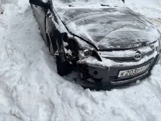 Opel Astra (A-H/NB), 2011 года выпуска, VIN XWF0AHL69B0015606, ГРЗ К203РТ73, цвет тёмно-серый. После сильного ДТП, не на ходу; двигатель не запускается, АКПП в аварийном режиме. Имеются повреждения левой стороны кузова, передней части и заднего бампера, возможны скрытые дефекты подвески; сработали…