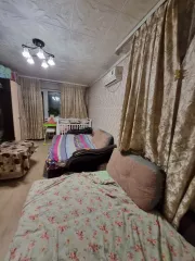 Квартира площадью 45,5 кв.м. по адресу Ханты-Мансийский автономный округ-Югра, г. Пыть-Ях, 1-мкр-н, д. 8, кв 27. Кадастровый номер 86:15:010101:852. Квартира находится в залоге у ПАО "Совкомбанк". Могут быть зарегистрированы иные лица, в т.ч. дети.