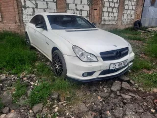 Автомобиль MERCEDES-BENZ CLS550, г/н 36АО703 (Республика Армения), 2007 г.в., VIN WDD2193721A131313 (Годные остатки). Цвет белый, наличие вмятины на правом переднем крыле, несколько вмятин на правой передней двери, одна из которых затрагивает заднюю правую дверь, наличие трещины на заднем пороге…