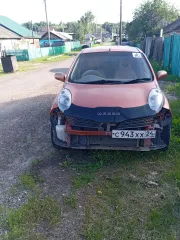 NISSAN MARCH 2002 транспортное средство, государственный регистрационный номер С943ХХ24, 2002 года выпуска, VIN отсутствует, № двигателя CR12 0197715, шасси № отсутствует, цвет коричневый.