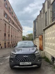 Автомобиль марки CHERY модель Tiggo 4 Pro 2023 г.в. VIN номер LVVDB21B4PD986472, цвет серый. Автомобиль в хорошем состоянии, на ходу, есть незначительные дефекты по кузову, не срабатывает кнопка открытия багажника на ключах.