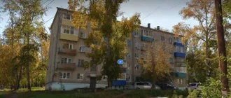 Трёхкомнатная квартира общей площадью 42,9 кв. м, с кадастровым номером 27:18:0000012:865, расположенная по адресу: Хабаровский край, город Амурск, Комсомольский проспект, д. 32, кв. 39