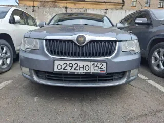 Skoda Superb 2011 года выпуска, серый цвет. VIN: TMBAB83T3C9040687. ПТС: 42УС № 738094. Государственный номер: О292НО142. Страна-изготовитель: Польша. Модель двигателя: CDA 273464, бензиновый, номер: CDA 273464. Мощность: 152 л.с. (111,8 кВт). Рабочий объем: 1798 куб. см. Номер шасси отсутствует…