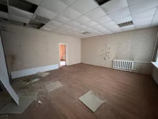Объект аренды, площадь 61,9 кв. м., номер на поэтажном плане: 3-7,   адрес (местонахождение) объекта: 360003, Кабардино-Балкарская Республика, г. Нальчик, ул. Тарчокова, д. 54Г, помещение 11292-"А" Требуется текущий ремонт 
Общая площадь: 61.9 
Расположение в пределах объекта недвижимости (этажа…