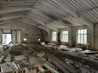 Пункт технического обслуживания 250 кв. м, участок 470 кв. м, Тамбовская область. Назначение: нежилое, площадь: 250 кв. м, количество этажей: 1, подземных: 0, КН: 68:15:4901002:413. Расположен по адресу: РФ, Тамбовская область, городской округ город Тамбов, поселок Тригуляй, территория СНТ Зеленая…