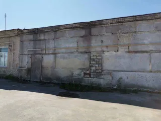 Здание нежилое производственное, кадастровый номер: 74:30:0301044:22, местоположение: Челябинская область, г. Копейск, п. Горняк, пер. Ломоносова, д. 30, площадь: 1375,3 кв. м. Сооружение инженерно-коммуникационное, кадастровый номер: 74:30:0301044:24, местоположение: Челябинская область, г…