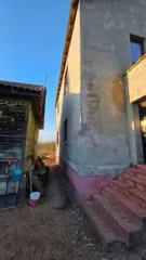 Жилой дом 321.8 кв.м, участок 506 кв.м, Ленинградская область, Кингисеппский район, Большелуцкое сельское поселение, деревня Новопятницкое. Земельный участок площадью 506 кв.м, категория земель - земли населенных пунктов, разрешенное использование - индивидуальное жилищное строительство. На участке…