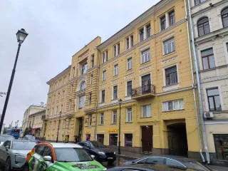 Жилое помещение 150,3 кв. м, г. Москва Продажа имущества, находящегося в собственности города Москвы: жилое помещение по адресу: г. Москва, ул. Покровка, д. 29, кв. 50, общей площадью 150,3 кв. м. (Этаж № 4), кадастровый номер: 77:01:0001030:2003 Вид жилого помещения: Жилое Общая площадь: 150.3