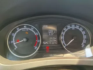 Skoda Rapid 2018, марка SKODA, модель RAPID, год выпуска 2018, VIN XW8AG2NH1JK138277, номер двигателя CWV532137, номер кузова XW8AG2NH1JK138277, цвет кузова белый, мощность двигателя 90 л.с. (кВт), техническое состояние: автомобиль на ходу, пробег 91 239 км.