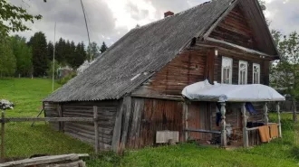 Жилой дом (кадастровый № 53:06:0050401:85, площадь 44.1 кв. м) по адресу: Новгородская область, Крестецкий район, деревня Подлитовье, дом 8. Земельный участок (кадастровый № 53:06:0050401:50, площадь 1551.76 кв. м) по тому же адресу. Категория земель: земли населенных пунктов, разрешенное…