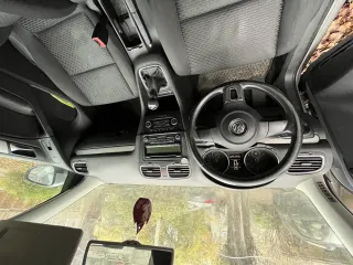 Volkswagen Golf 2011 г.в. VIN WVWZZZ1KZBW227885. Имущество расположено по адресу: Калининградская область, г. Калининград, ул. Мусоргского, д. 19, двор. Ознакомление с имуществом осуществляется в рабочие дни с понедельника по пятницу с 10-00 до 17-00 (местное время). По предварительной записи по…