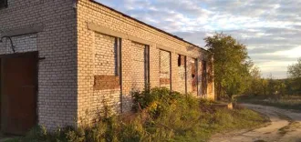Нежилое здание общей площадью 600,6 кв.м, расположенное на земельном участке общей площадью 917,0 кв.м по адресу: Волгоградская область, Михайловский район, х. Сенной, ул. Советская, дом 41. Количество этажей: 1. Кадастровый номер: 34:16:070001:1443 | 34:16:070001:1441
