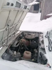 Автомобиль ВАЗ 21070, VIN Х7021070050044628, регистрационный знак У275ТМ54, тип ТС легковой седан, год выпуска 2005, цвет ярко белый, ПТС 54 МС 511691, СТС 99 03 179909. Полностью сгнивший правый порог. Четыре сгнивших поддонкратника. 50 процентов сгнившая правая сторона пассажира. Сгнившая задняя…