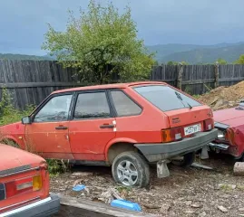 Toyota Corolla Fielder. Имеются повреждения лакокрасочного покрытия, трещины на переднем и заднем бампере, мелкие вмятины. Сведения в реестре уведомлений о залоге движимого имущества отсутствуют. Hyundai Solaris, без госномера, белого цвета, № кузова Z94CT41CBHR490664, ПТС 78 ОН 892760, ключ от…