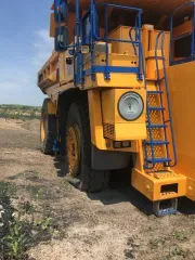 БелАЗ-75589 2022 года, VIN Y3B75589JN0000537. Самосвал карьерный, категория А III. Год изготовления 2022. Модель двигателя 12М33, номер 39211.000980. Цвет кузова желтый. Мощность двигателя 900 кВт, рабочий объем 39200 см³. Паспорт самоходной машины RU CB 720169 от 06.05.2022. Свидетельство о…