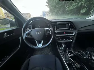 HYUNDAI SONATA 2018 Automobile: brand HYUNDAI, model SONATA, identification number – XWEE341CBJ0001173; type of vehicle – passenger car; year of manufacture – 2018; body number – XWEE341CBJ0001173; body color – gray; engine power, hp (kW) – 149.56 (110). Located in pledge with JSC "ALFA-BANK"…