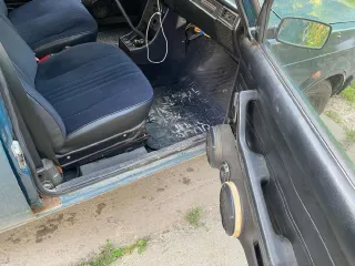 Легковой автомобиль ВАЗ 2107, 1996 г.в. Марка: ВАЗ, модель: 2107, год изготовления: 1996, цвет: зеленый, VIN: XTA210700V1024079, г/н: К184АН40. Особенности тех. состояния: коррозии по всей поверхности кузова, сквозная коррозия на порогах